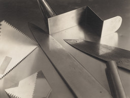 Jan Groover. Untitled. 1983. Gelatin silver print, 10 3/16 × 13 1/2″ (25.9 × 34.3 cm). The Museum of Modern Art, New York. Promised gift of Robert B. Menschel. © 2016 Jan Groover
