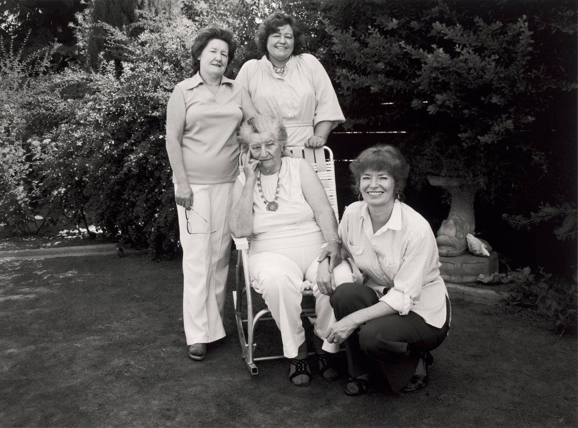 Bill Ganzel. Migrant Mother, Florence Thompson, and her daughters Katherine McIntosh, Ruby Sprague and Norma Rydlewski at Norma’s House, Modesto, California. June 1979