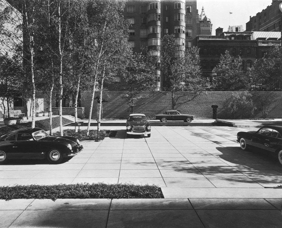 Installation view of Ten Automobiles, September 15–October 4, 1953
