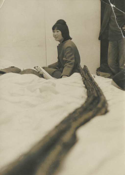 Fig. 1: Kubota with her sculpture 3rd.LOVE at her exhibition 1st.LOVE, 2nd.LOVE…, Naiqua Gallery, Tokyo, 1963